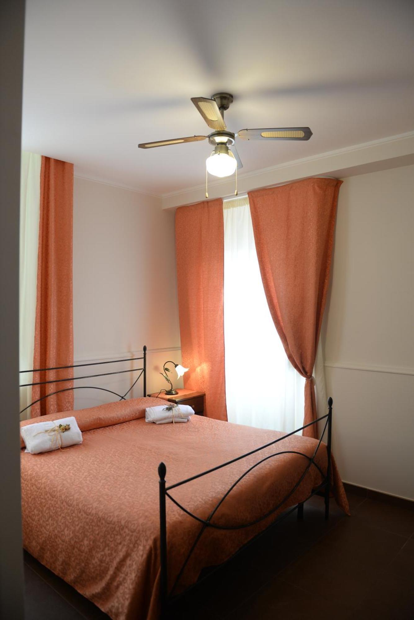 B&B San Leonardo Mascali Dış mekan fotoğraf