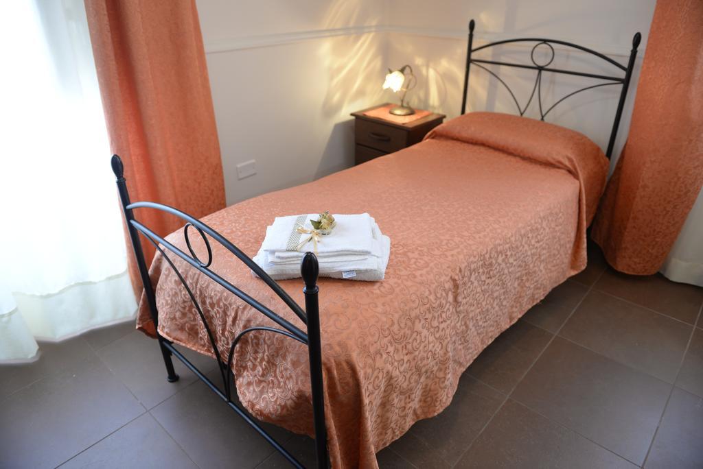 B&B San Leonardo Mascali Dış mekan fotoğraf