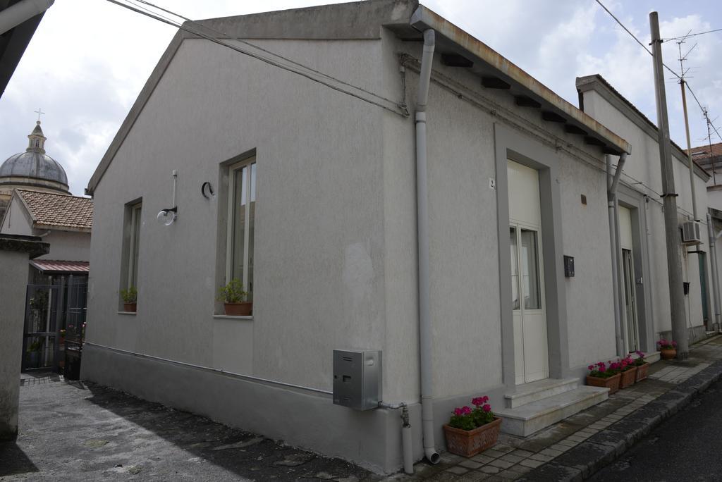 B&B San Leonardo Mascali Dış mekan fotoğraf