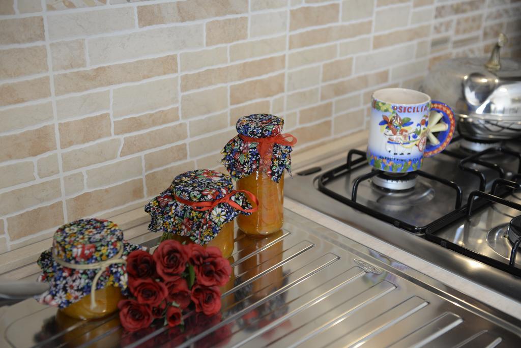 B&B San Leonardo Mascali Dış mekan fotoğraf